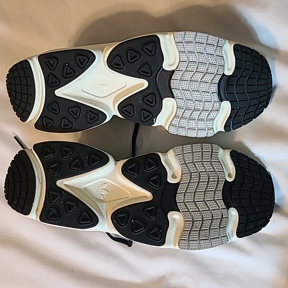 adidas - Ozmillen "RAIDERS' Sz. 9.5 - Picture 4 of 12